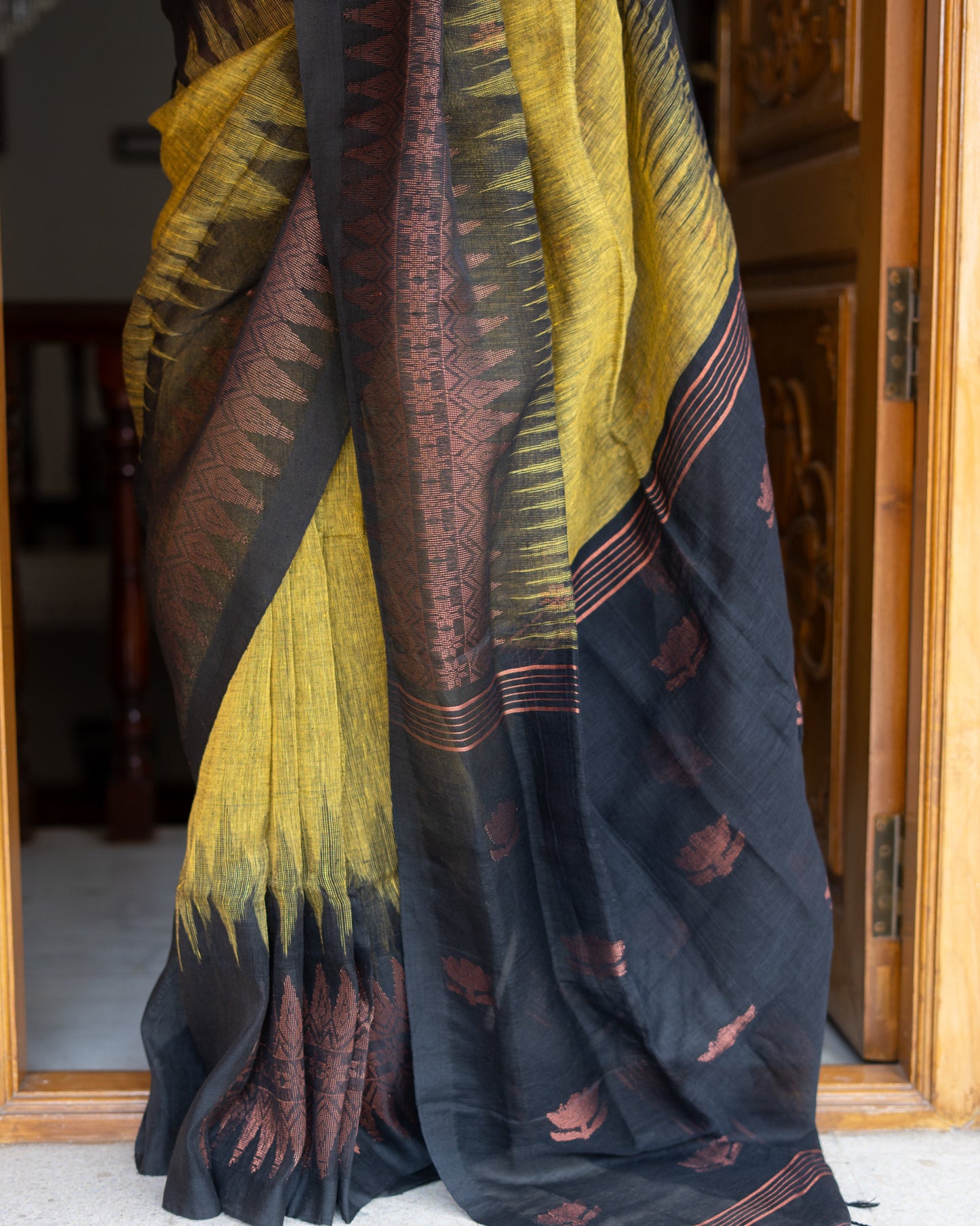 Handwoven Linen by Linen Jamdani Saree