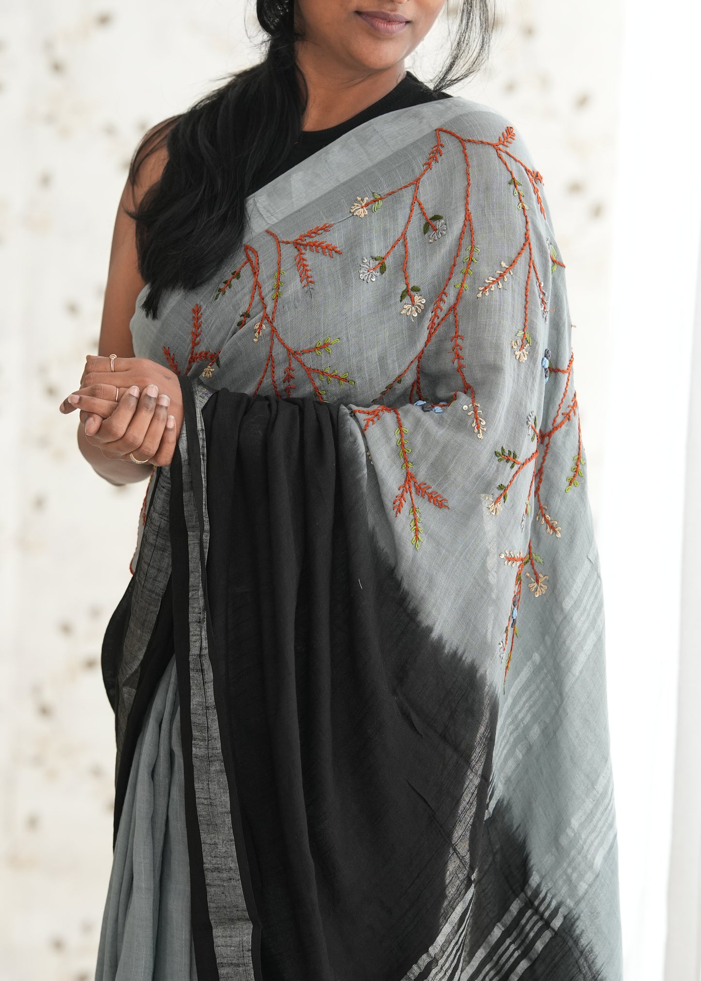 The whispering garden- Black