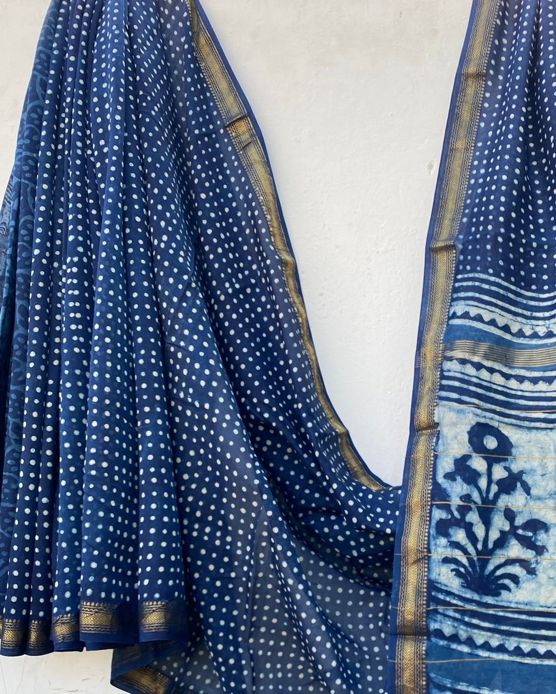 Indigo Dots